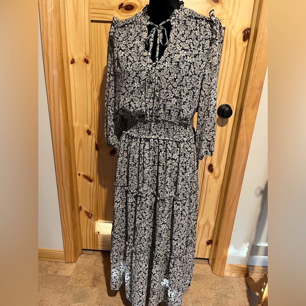 Romantic flowered dress, size M